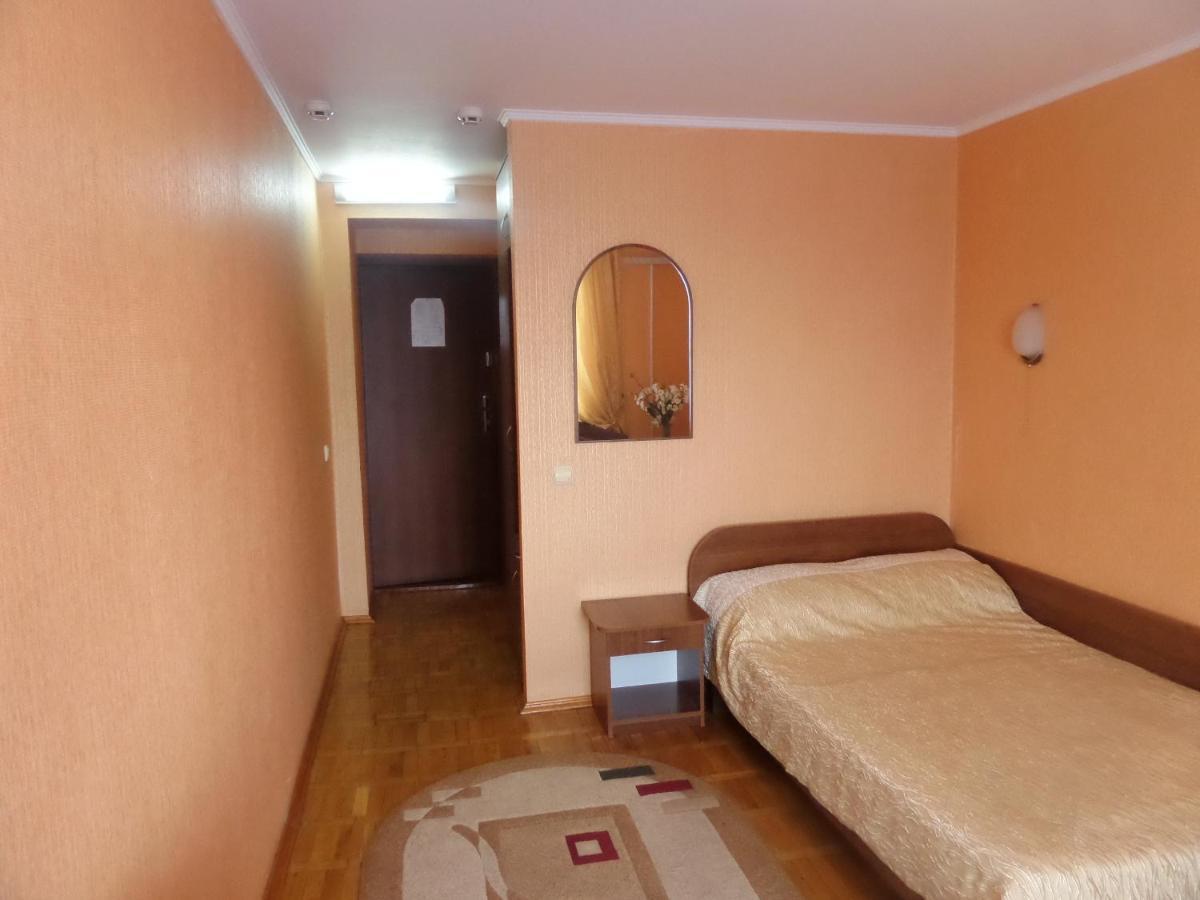Hotel Tourist Rivne Bagian luar foto