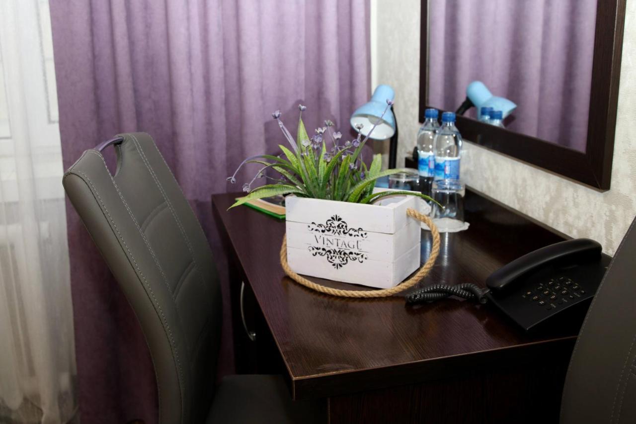Hotel Tourist Rivne Bagian luar foto