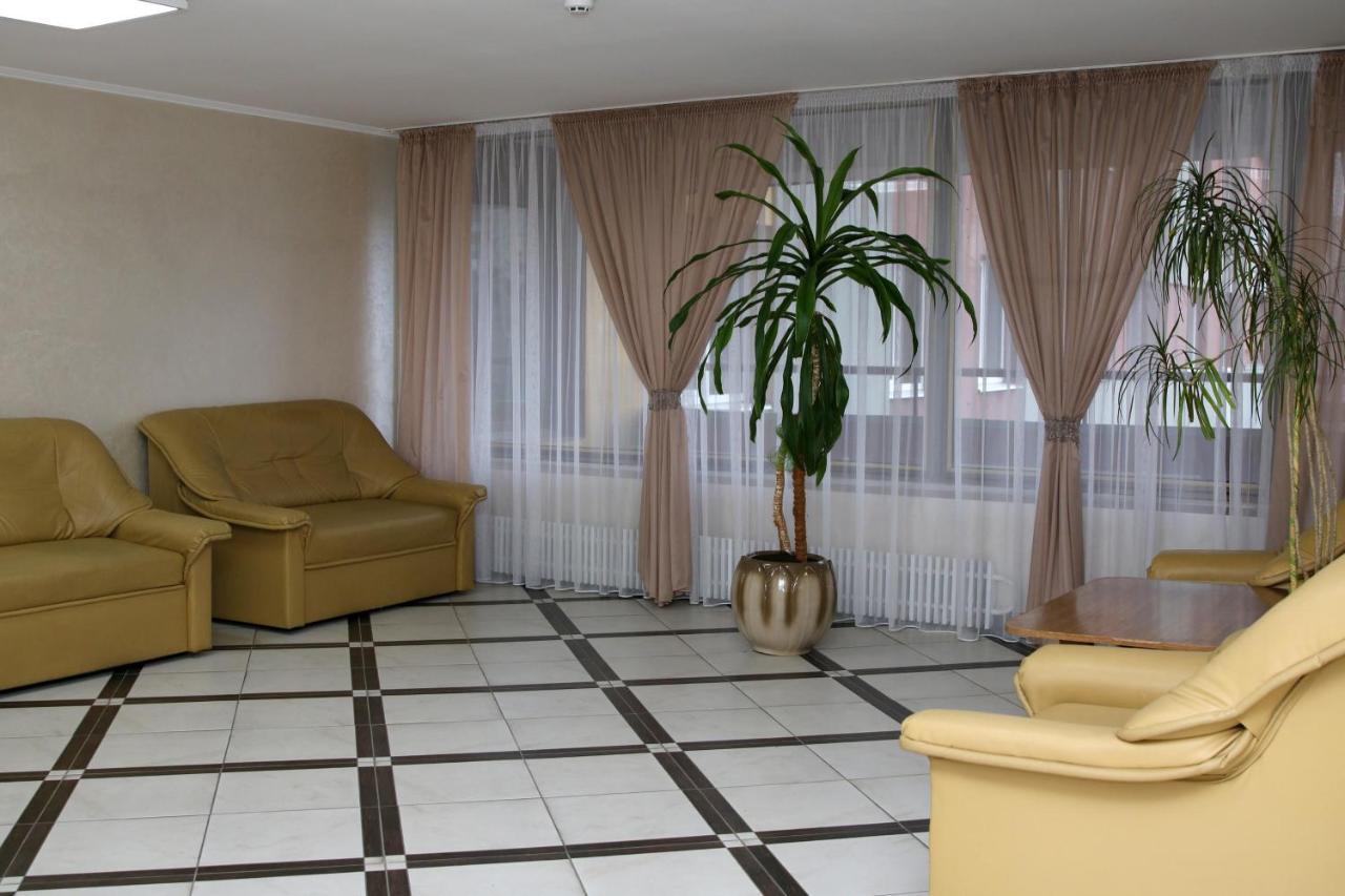 Hotel Tourist Rivne Bagian luar foto
