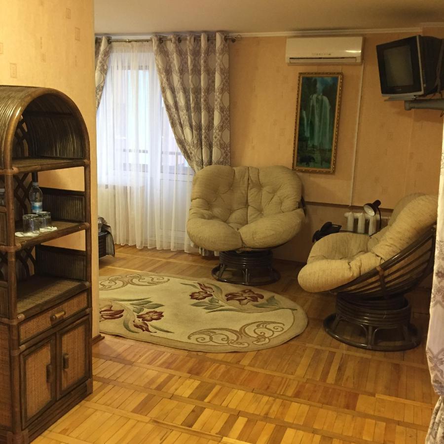 Hotel Tourist Rivne Bagian luar foto