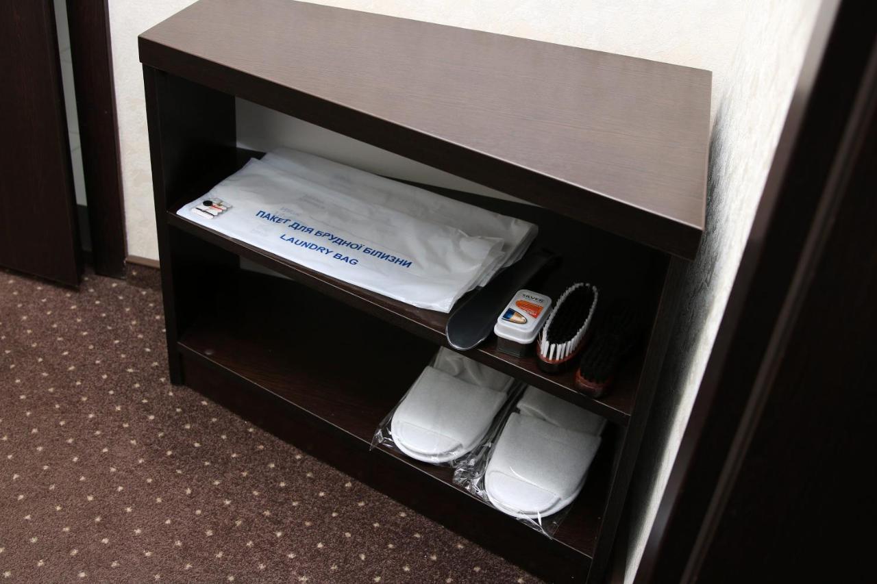 Hotel Tourist Rivne Bagian luar foto