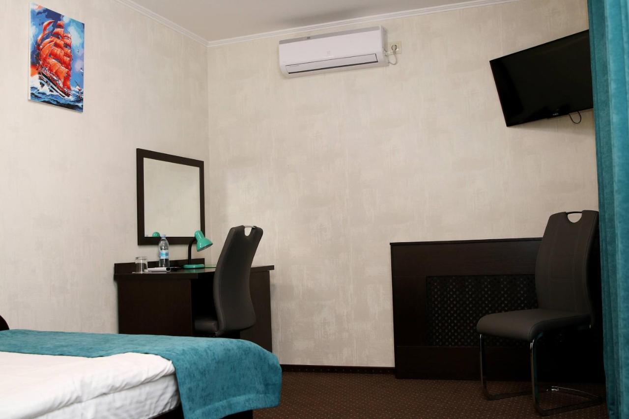 Hotel Tourist Rivne Bagian luar foto
