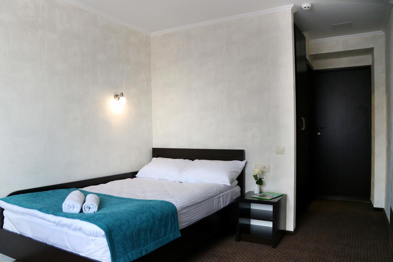 Hotel Tourist Rivne Bagian luar foto