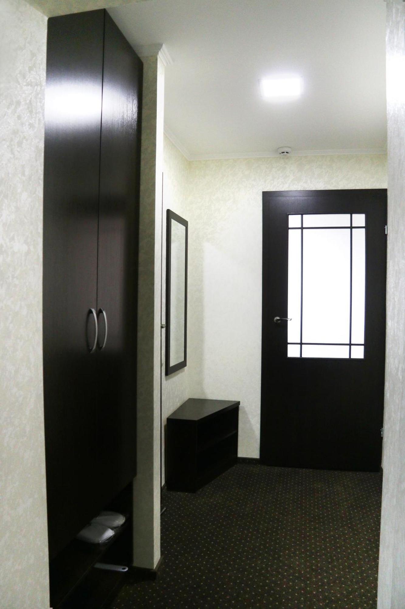 Hotel Tourist Rivne Bagian luar foto