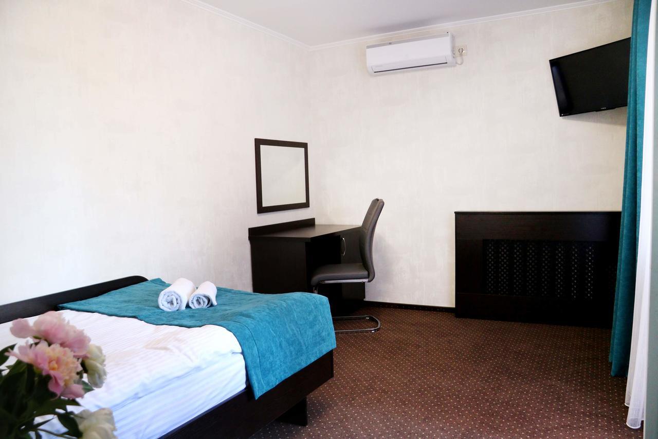Hotel Tourist Rivne Bagian luar foto