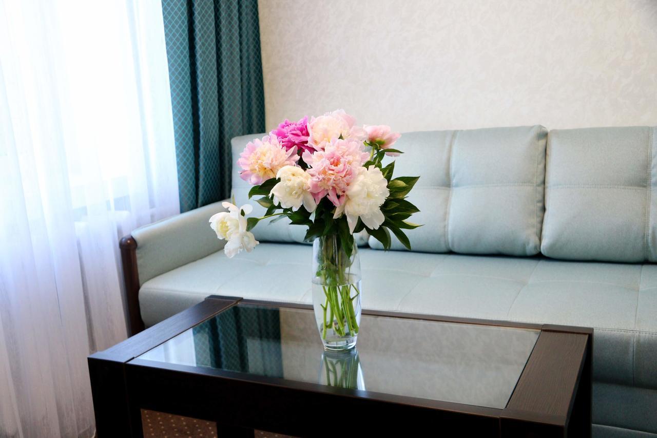 Hotel Tourist Rivne Bagian luar foto