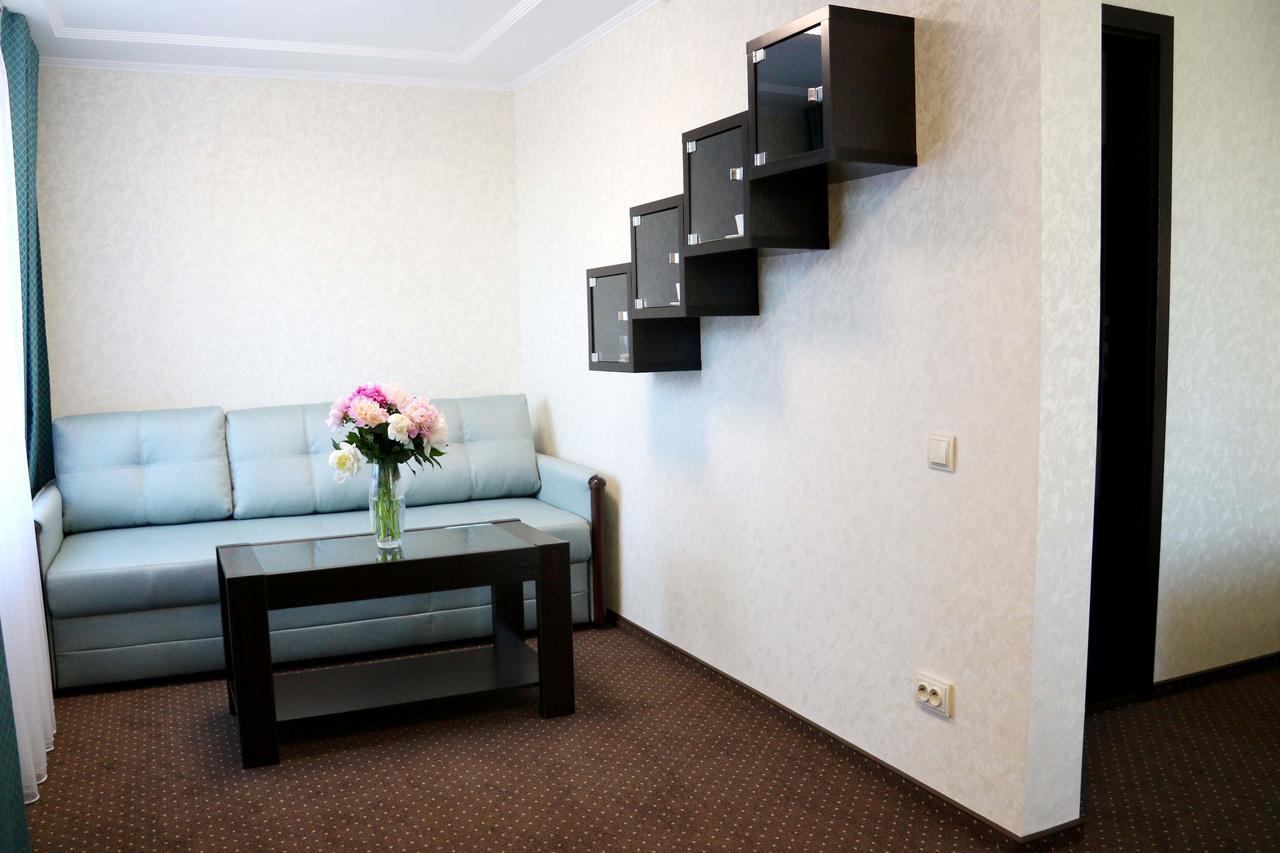 Hotel Tourist Rivne Bagian luar foto