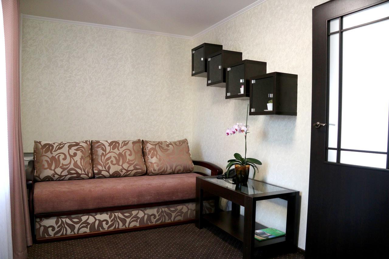 Hotel Tourist Rivne Bagian luar foto