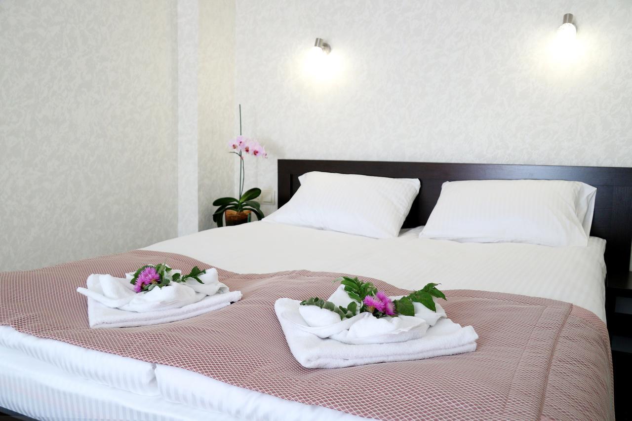 Hotel Tourist Rivne Bagian luar foto